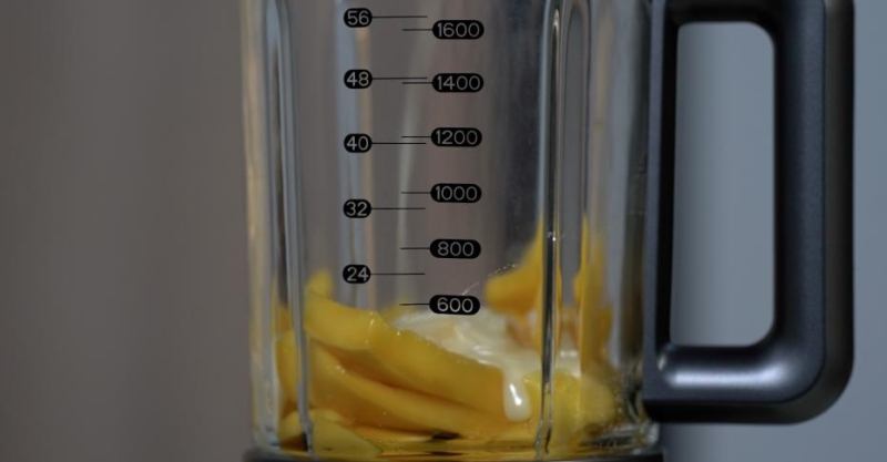 Смузи из манго и сгущённого молоко