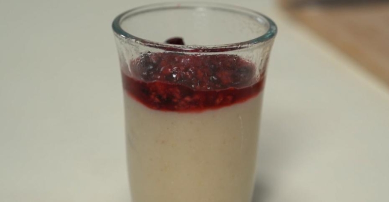 Овсяный кисель с ягодами