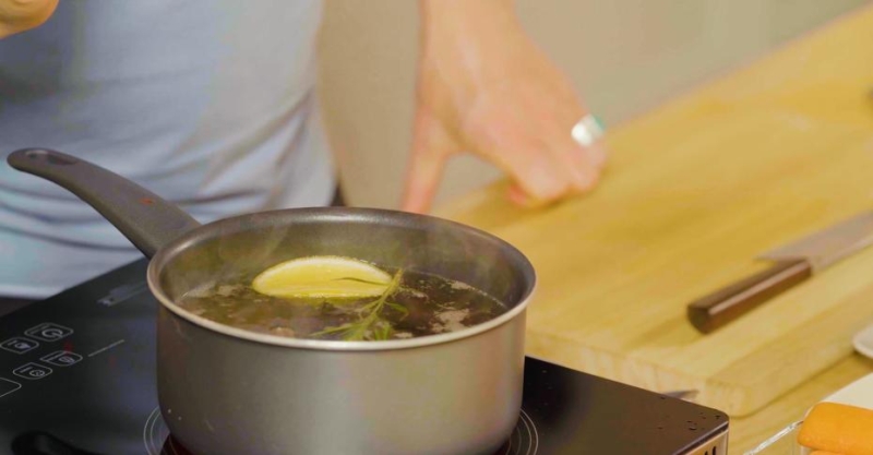 Напиток с черносливом и розмарином