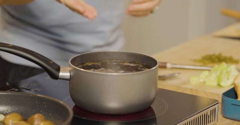 Чайный напиток с изюмом