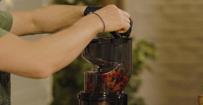 Витаминный напиток из сока овощей