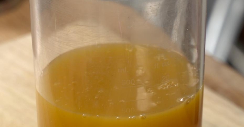 Сок манго с базиликом и мятой