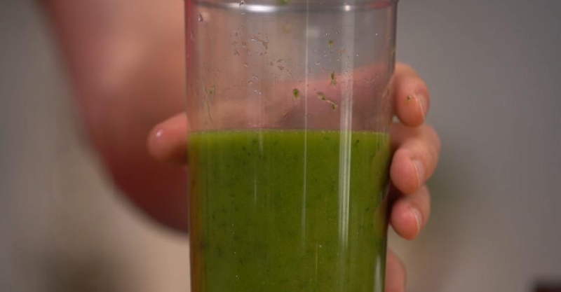 Сок манго с базиликом и мятой