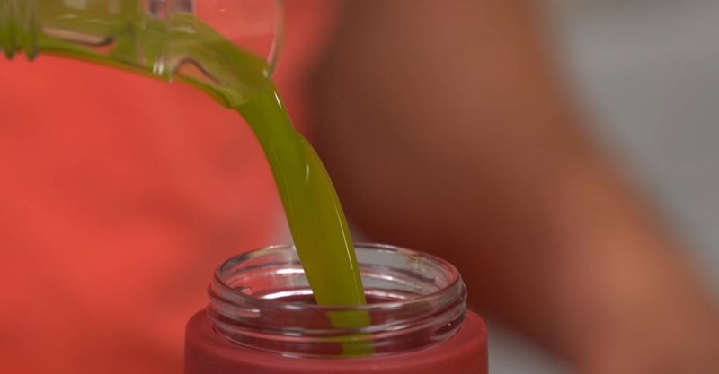 Сок манго с базиликом и мятой